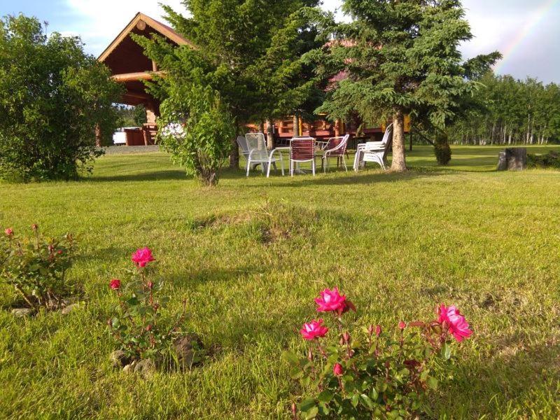 Cariboo Log Guest House Lac La Hache Buitenkant foto