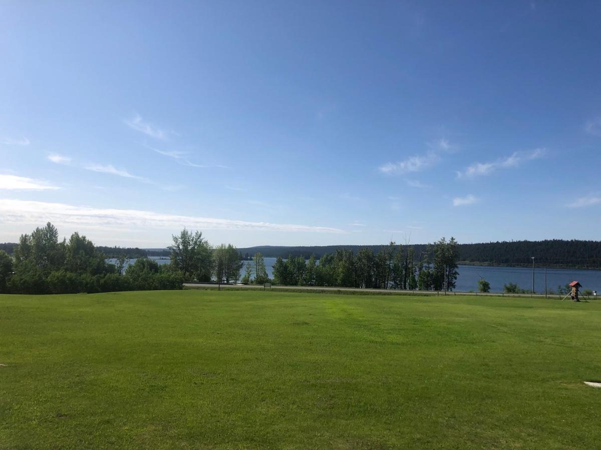 Cariboo Log Guest House Lac La Hache Buitenkant foto