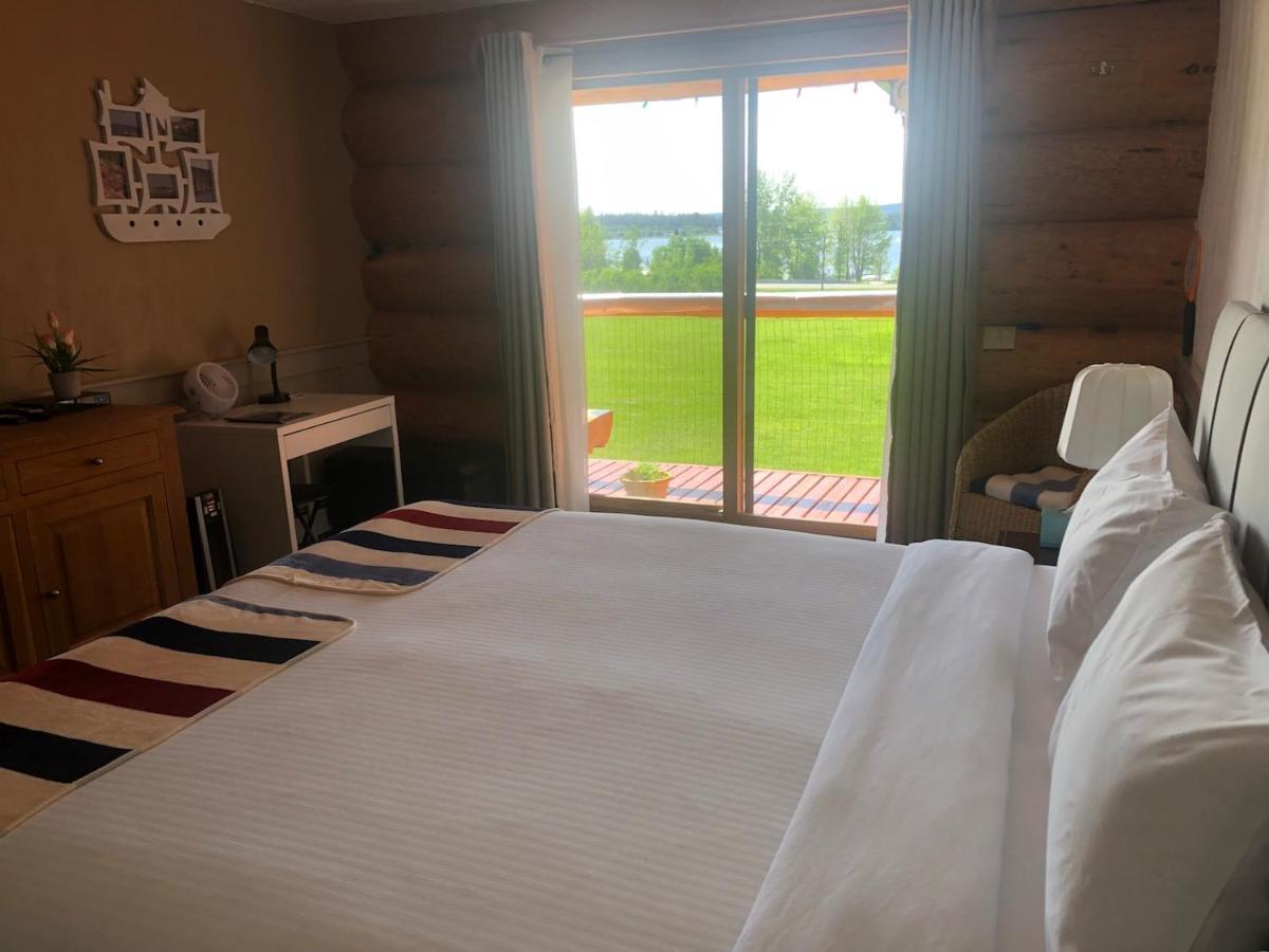 Cariboo Log Guest House Lac La Hache Buitenkant foto