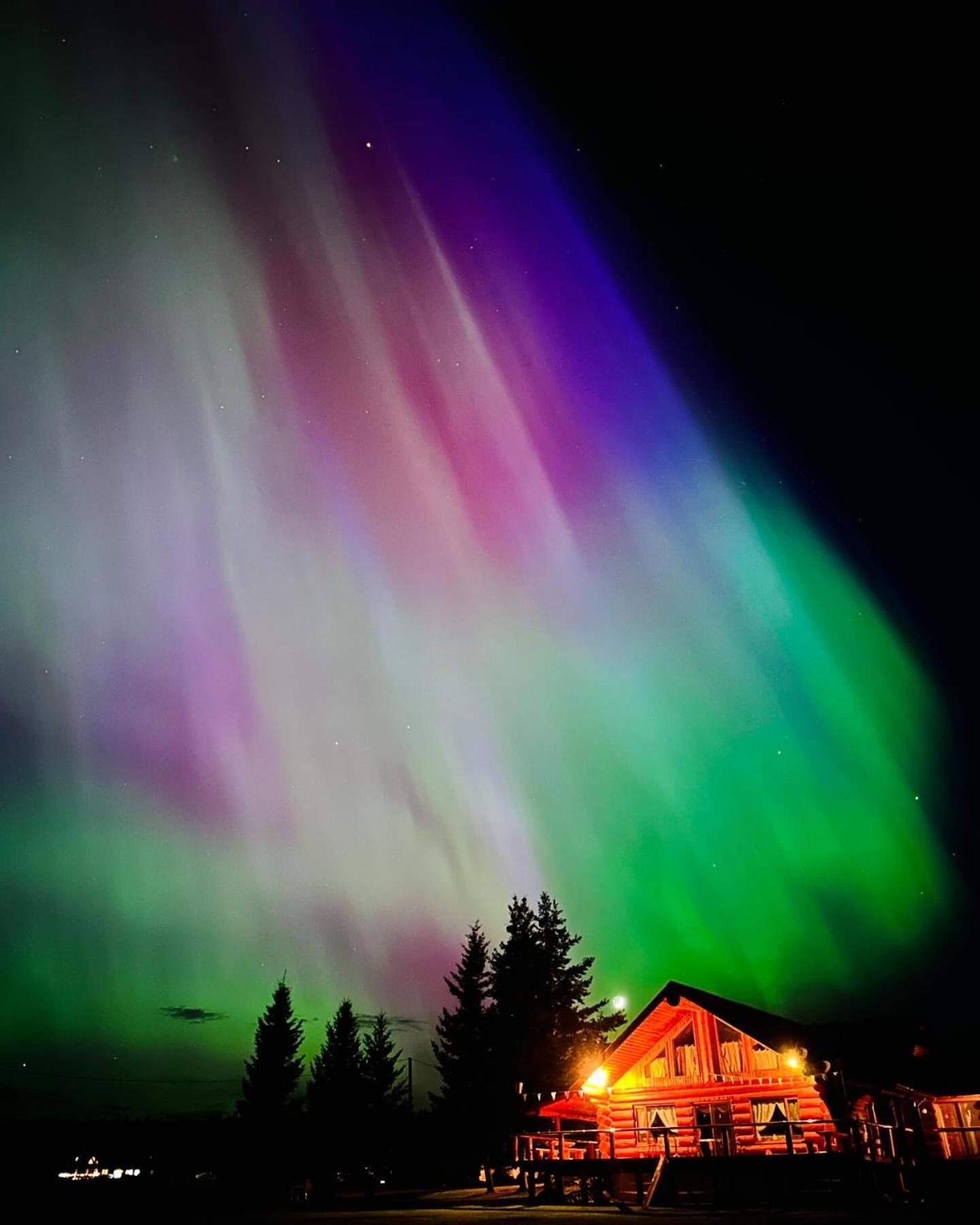 Cariboo Log Guest House Lac La Hache Buitenkant foto