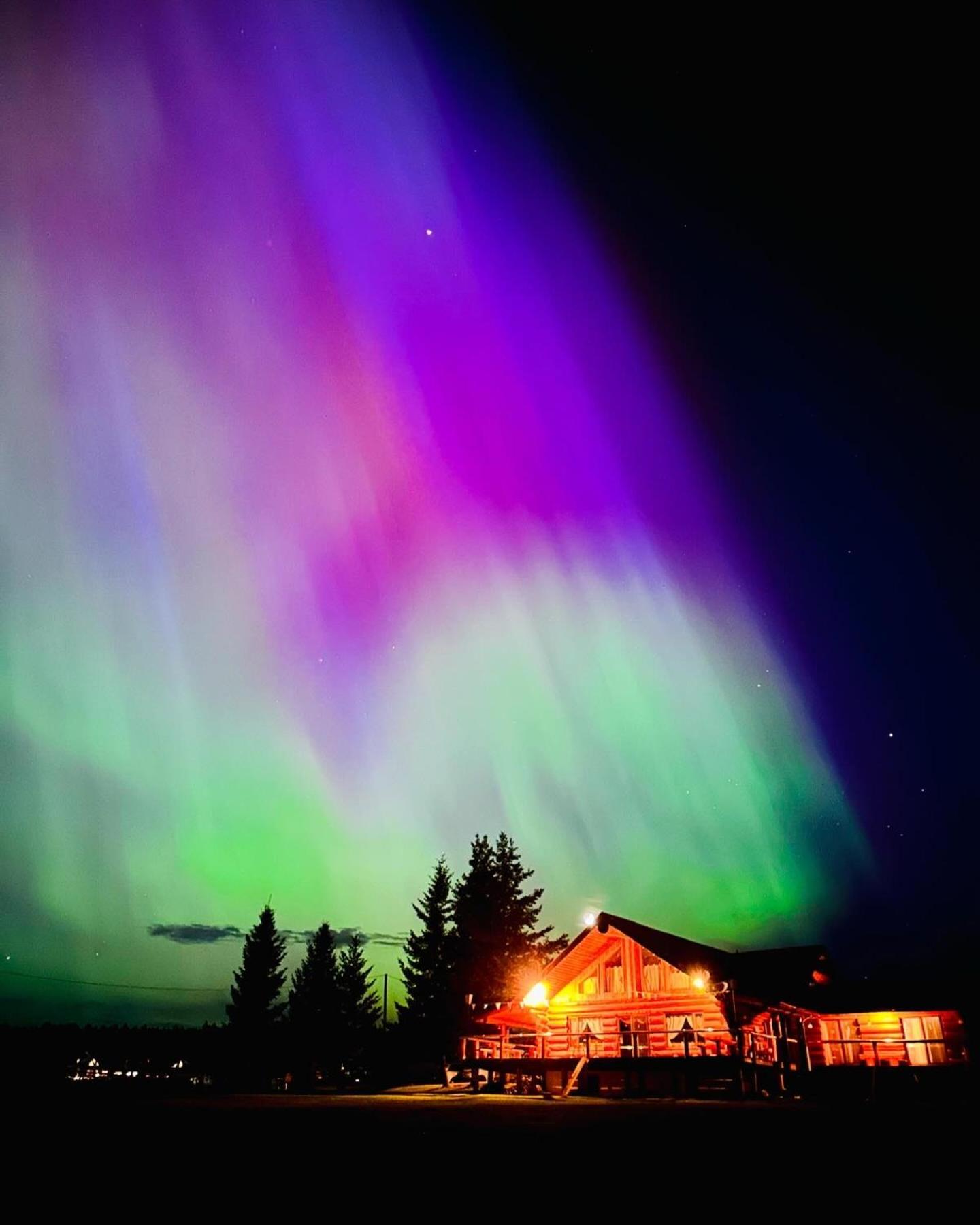 Cariboo Log Guest House Lac La Hache Buitenkant foto