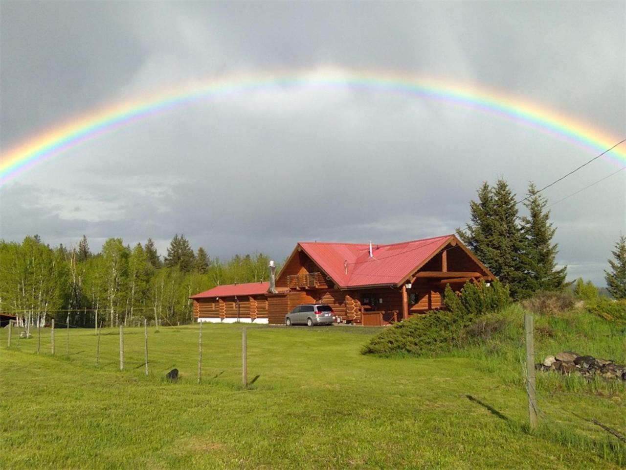 Cariboo Log Guest House Lac La Hache Buitenkant foto